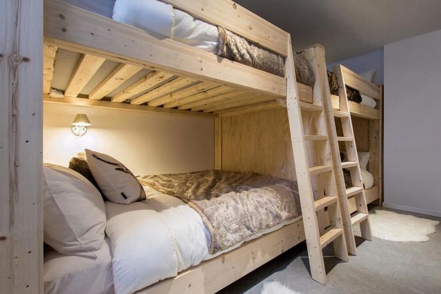 Як виглядає ідеальна вілла посеред лісу в Канаді - фото 224493