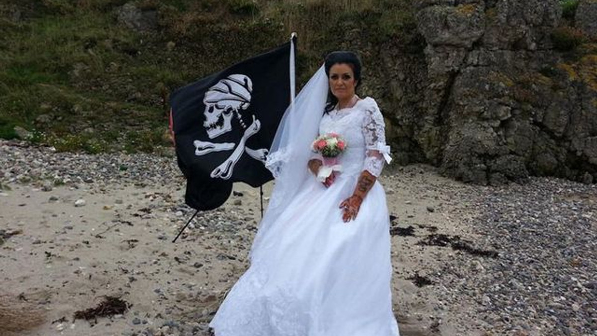 Мешканка Ірландії вийшла заміж за примару - фото 1