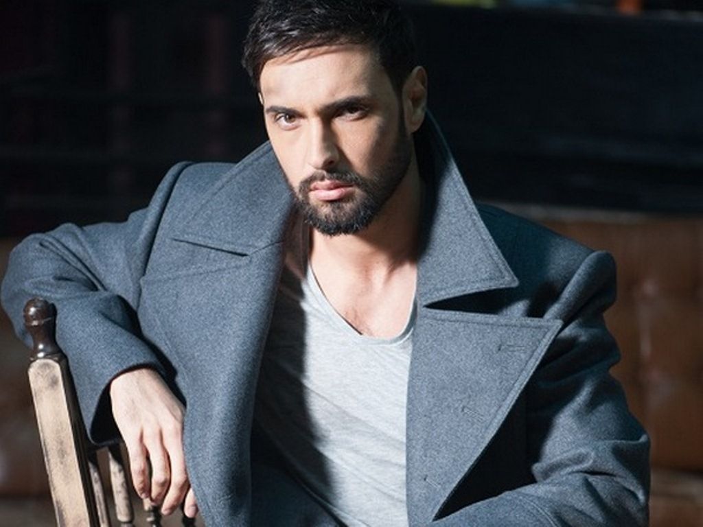 Козловський здивував фото з батьками - фото 1