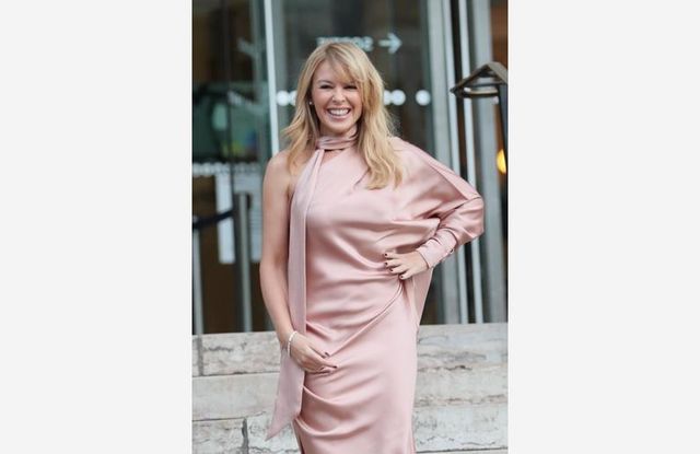 49-річна Кайлі Міноуг продемонструвала бездоганний стиль- фото 222718