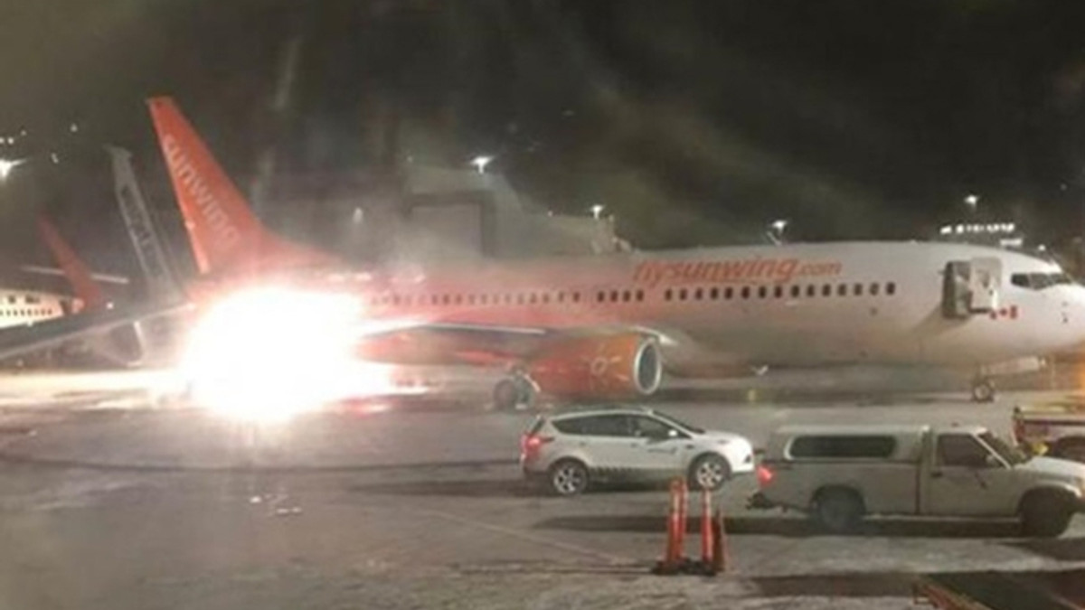 В аеропорту Канади зіткнулися два літаки - фото 1