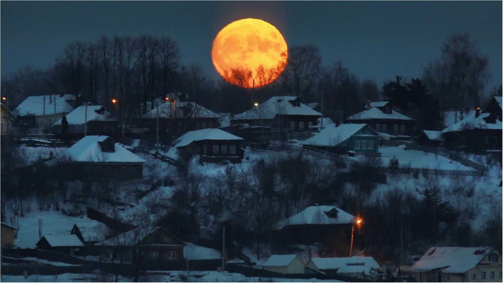 Супермісяць – це момент найбільшого зближення Місяця і Землі - фото 1