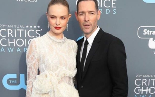 Найбезглуздіші наряди гостей Critics 'Choice Awards: фотофакт - фото 1