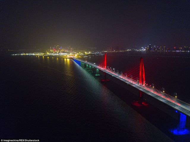 У Китаї добудували найдовший морський міст - фото 219708