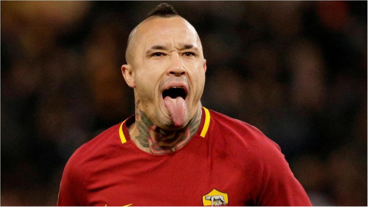 Така поведінка гравця "Роми" розгнівала уболівальників - фото 1