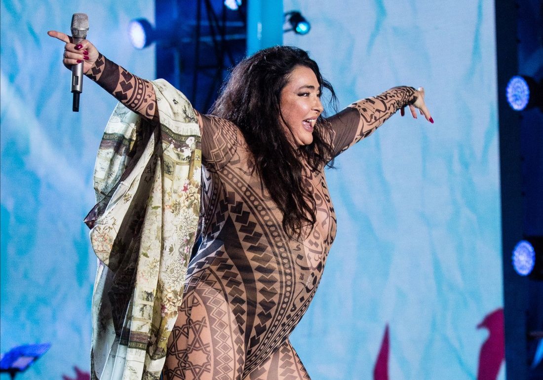 Російська співачка спантеличила безглуздим вбранням