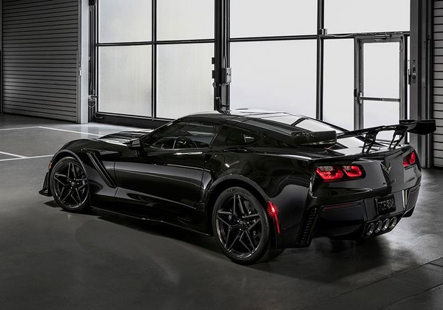 Перший новий Corvette ZR1 пустять з молотка - фото 218996