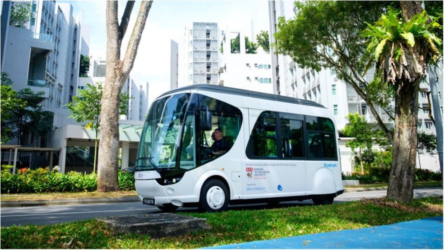 Французи створили електробус, який заряджається за рекордний час