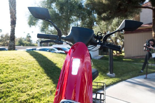 Каліфорнійський стартап випустить електроскутер під маркою Ford - фото 220405