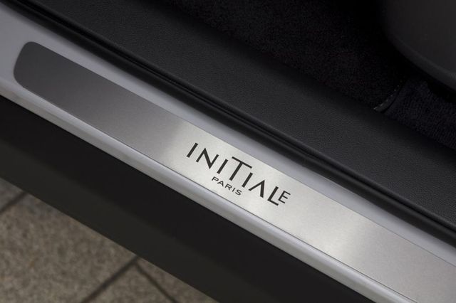 Renault починає продаж розкішного Koleos Initiale Paris - фото 218610