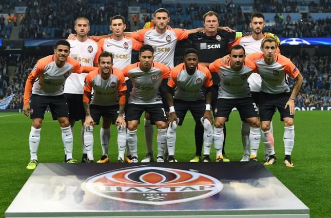 Футболіст Шахтаря довів до сліз партнерів епічним падінням: відеофакт