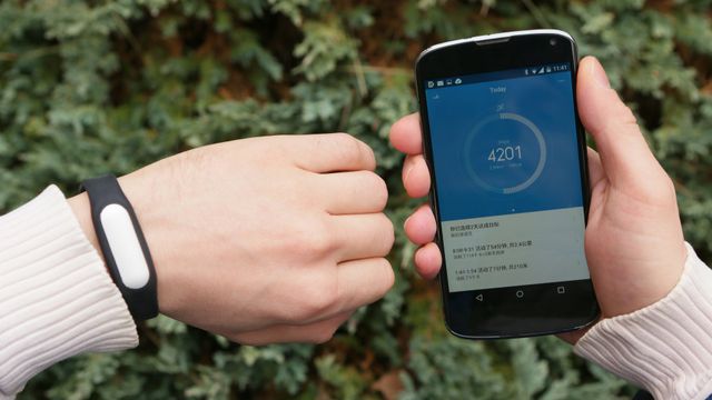 Пентагон перевірить використання фітнес-трекерів військовими - фото 224320