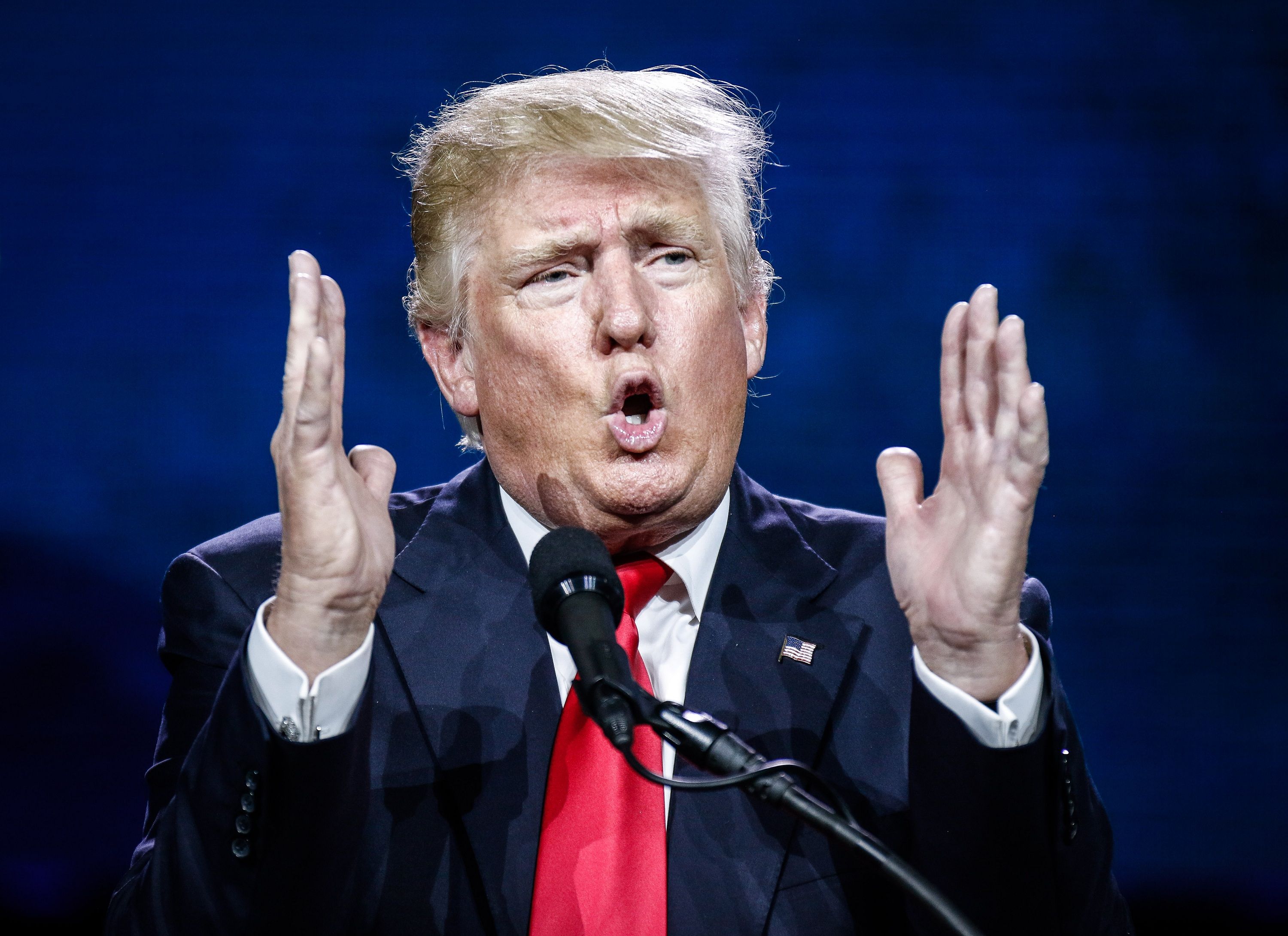 Як виглядає "ядерна валізка" Трампа: фотофакт