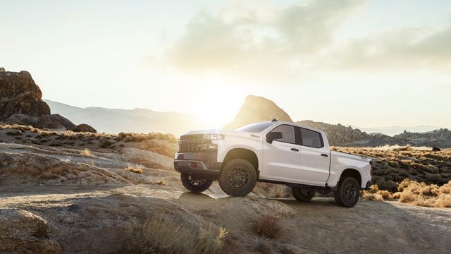 Chevrolet показала свій потужний пікап Silverado - фото 220951