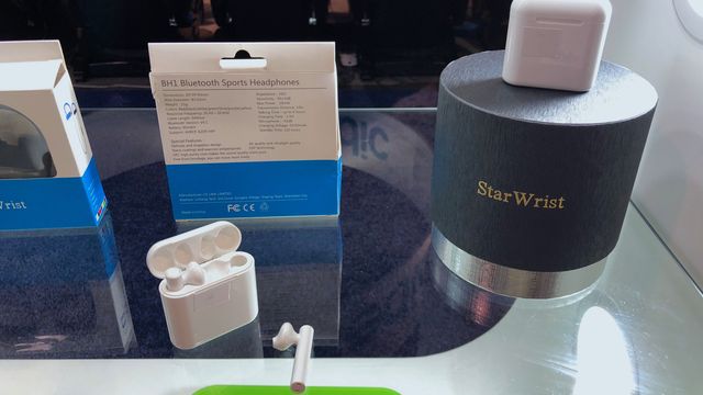 AirPods - фото 220648