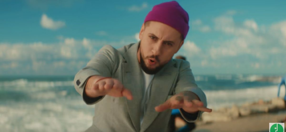 Український співак Monatik знявся в рекламі російського оператора "Мегафон" - фото 1