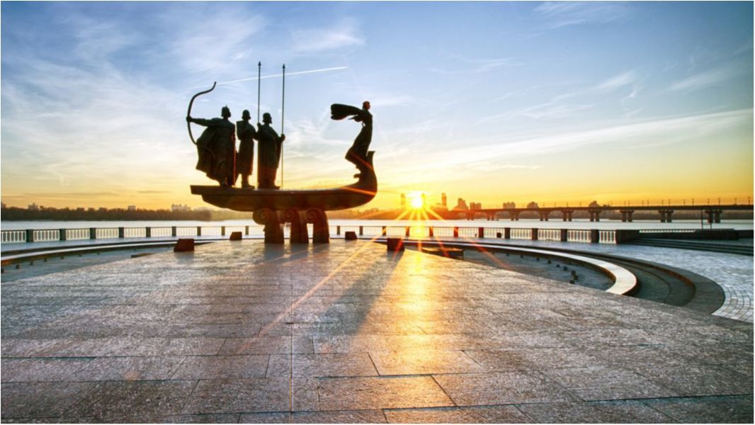 Територія церкви належить громаді Києва - фото 1