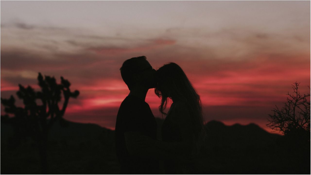 Разом з порно піддослідним показували сітком "Американська сімейка" - фото 1