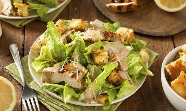 Від цих продуктів варто відмовитися на дієті - фото 219279