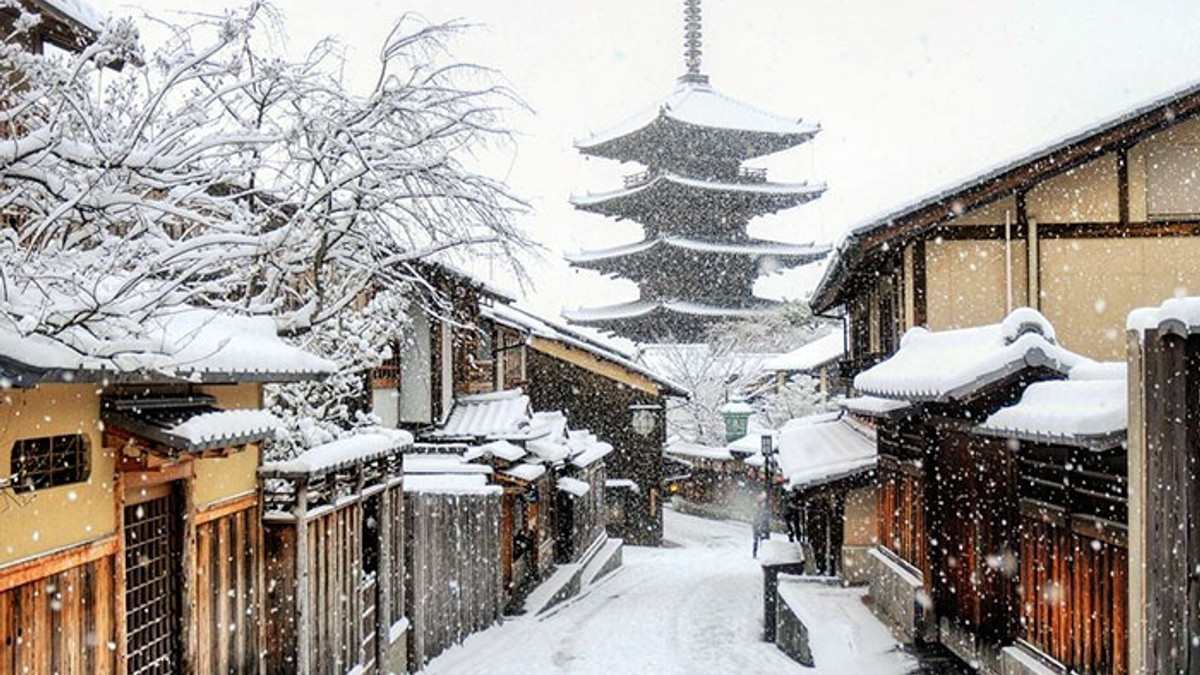 Як виглядає колишня столиця Японії взимку: казкові кадри - фото 1