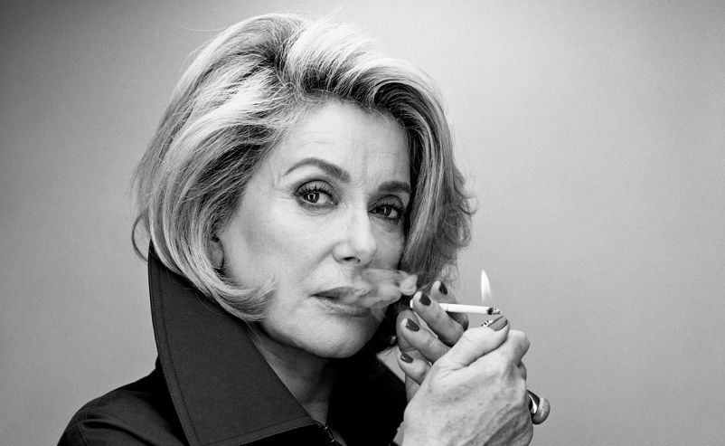 Катрін Деньов закликала чоловіків приставати до жінок