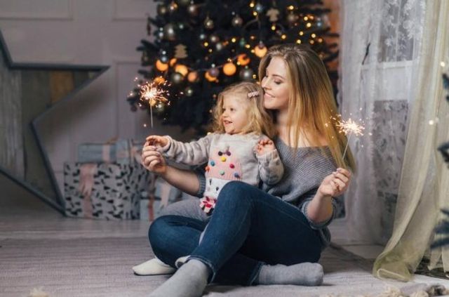 Марія Павлюк з донькою - фото 219377