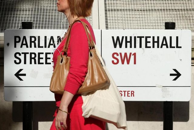 Жінка на роботі- фото 218861