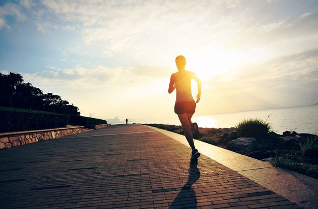 Медики попередили про шкоду ранкової зарядки - фото 223096