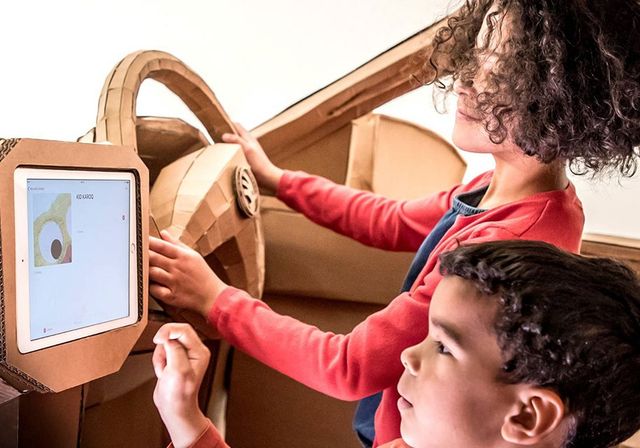 Skoda зробила картонний Karoq, який сподобається дітям - фото 220125