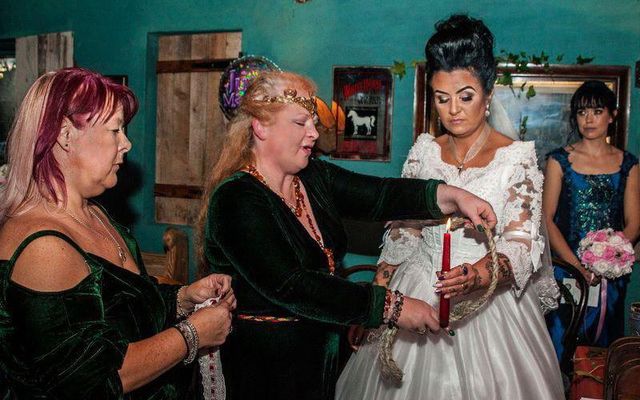  Аманда Тіг вийшла заміж за примару - фото 221388