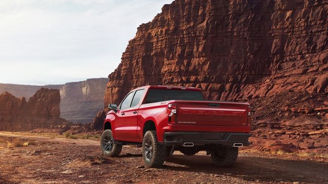 Chevrolet показала свій потужний пікап Silverado - фото 220952