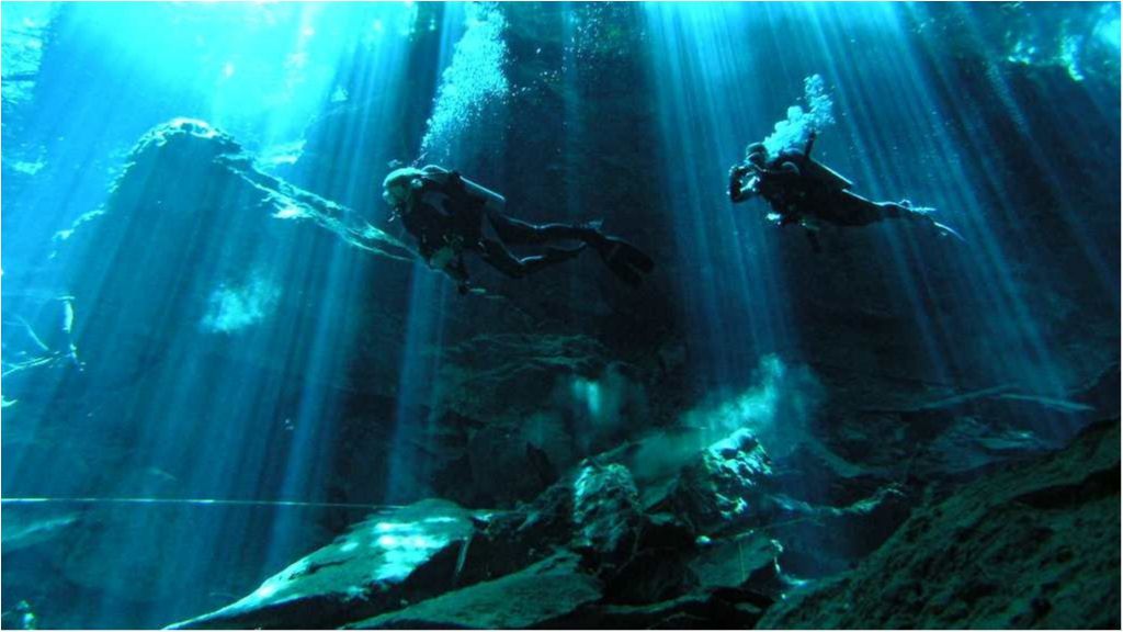 У Мексиці дайвери знайшли реліквії майя