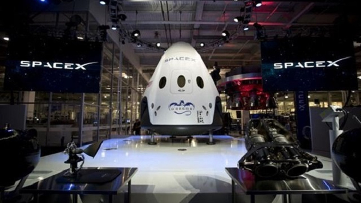 SpaceX перенесла випробування пасажирського корабля Dragon - фото 1