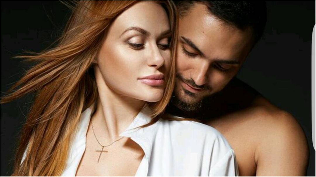 Слава виглядає дуже щасливою - фото 1