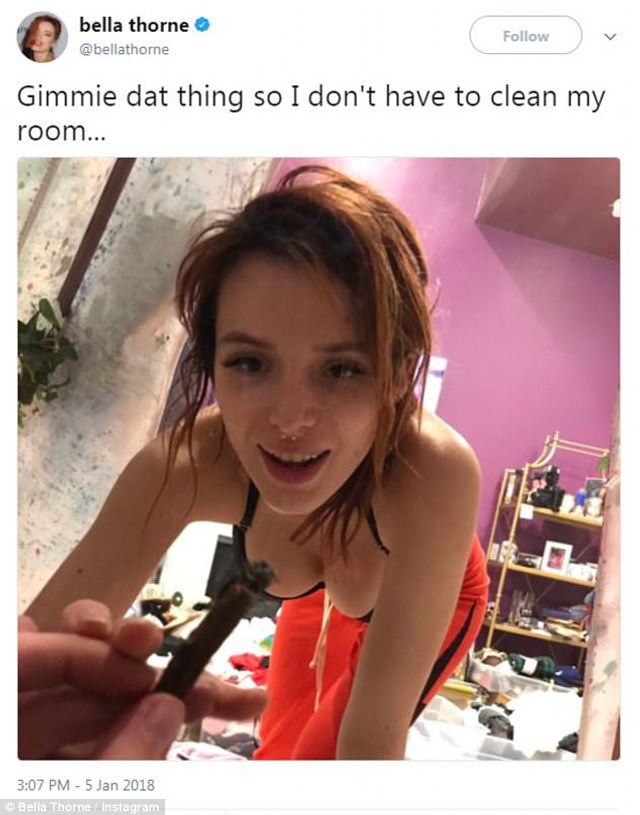 Беллу Торн виставили з готелю за марихуану - фото 222603