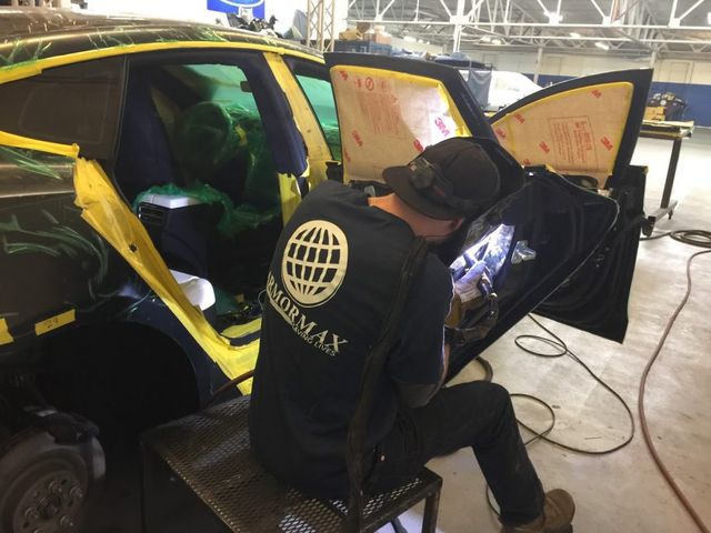 Як створювався броньований Tesla - фото 220610