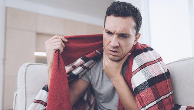 У Великобританії чоловік чхнув і порвав глотку