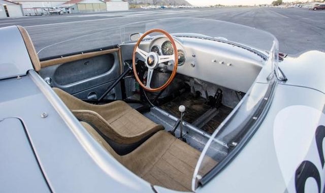 Знамените спортивне авто продали за п'ять мільйонів доларів - фото 222974