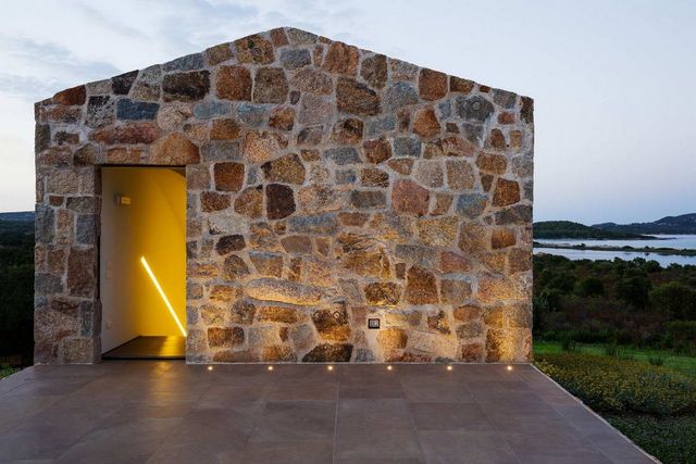 Як виглядає ідеальний кам'яний дім на побережжі Італії - фото 225145