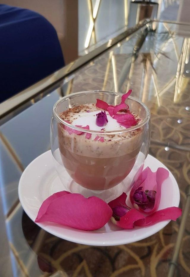 Найвищий готель світу відкривається у Дубаї - фото 227057