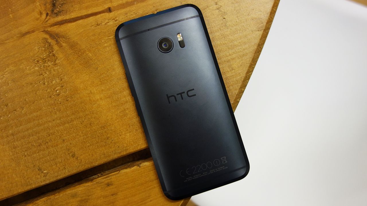 Виторг компанії HTC упав до піврічного мінімуму