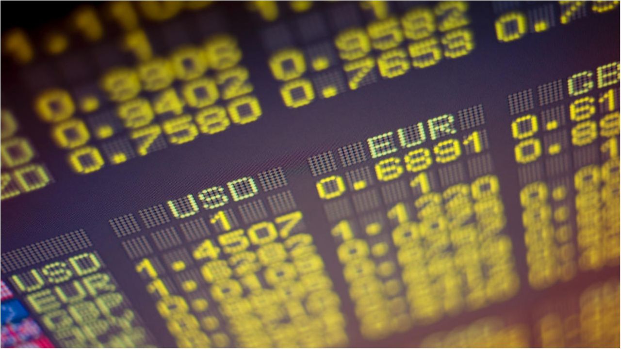 Євро зміцнив свої позиції на 4 копійки - фото 1