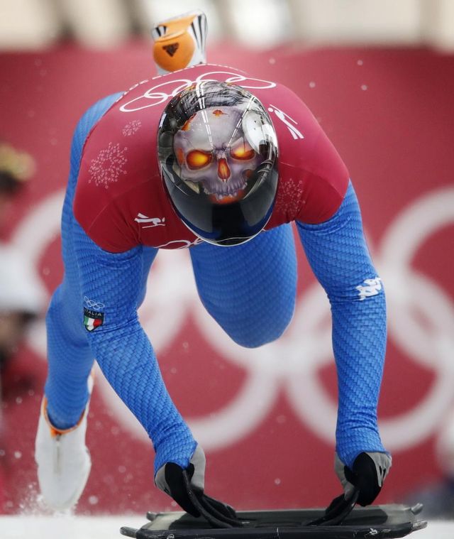 Зимова Олімпіада-2018: скелетоністи вражають креативними шоломами- фото 227747