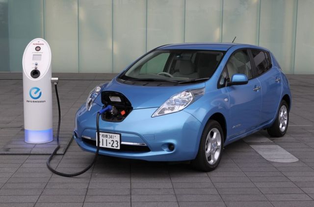  Nissan Leaf - фото 225926