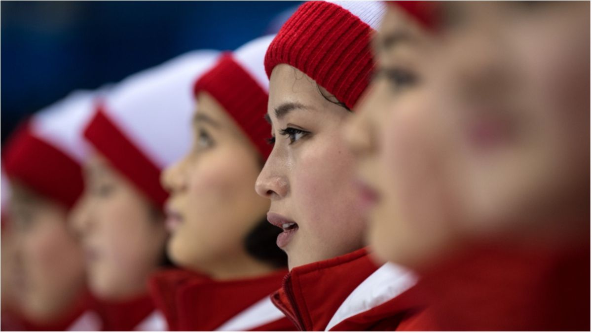 Зимова Олімпіада-2018: як живуть уболівальниці з КНДР