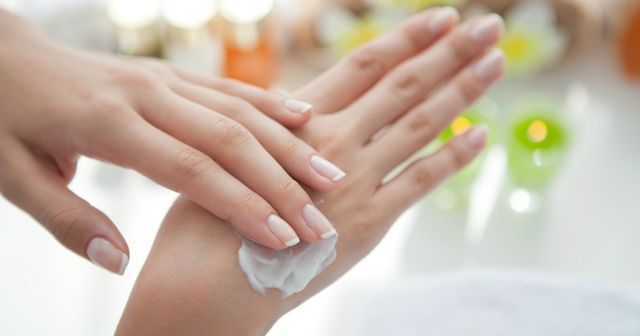 Цей косметичний засіб може стати причиною пожежі - фото 229461