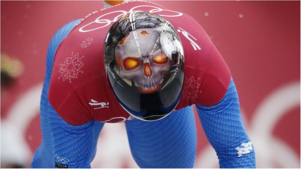 Зимова Олімпіада-2018: скелетоністи вражають креативними шоломами