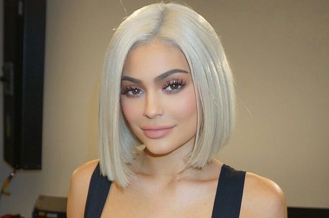 Кайлі Дженнер одним твітом обвалила акції Snapchat на 1,3 мільярда доларів - фото 1