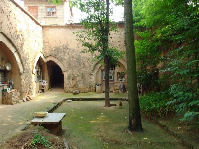 Як виглядає незвичайне підземне село в Китаї - фото 225278