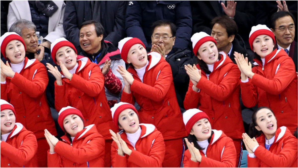 Вболівальниці КНДР на Олімпіаді-2018 - фото 1